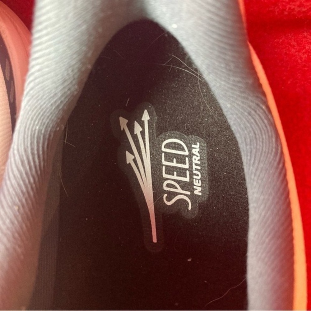 New Balance Men's Pale Pink/Gray Running Shoes - Picture 4 of 7